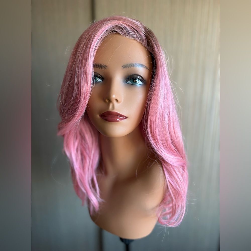 Belle tress “Pike place” wig in color Dusty rosa New